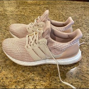 Adidas Ultra Boosts in Pearl Ash Size 7.5